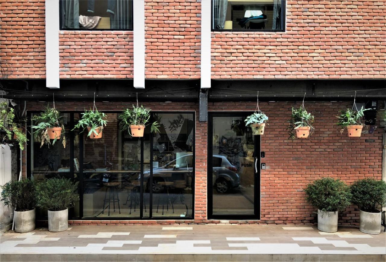 Stay Thapae Hostel Chiang Mai Luaran gambar